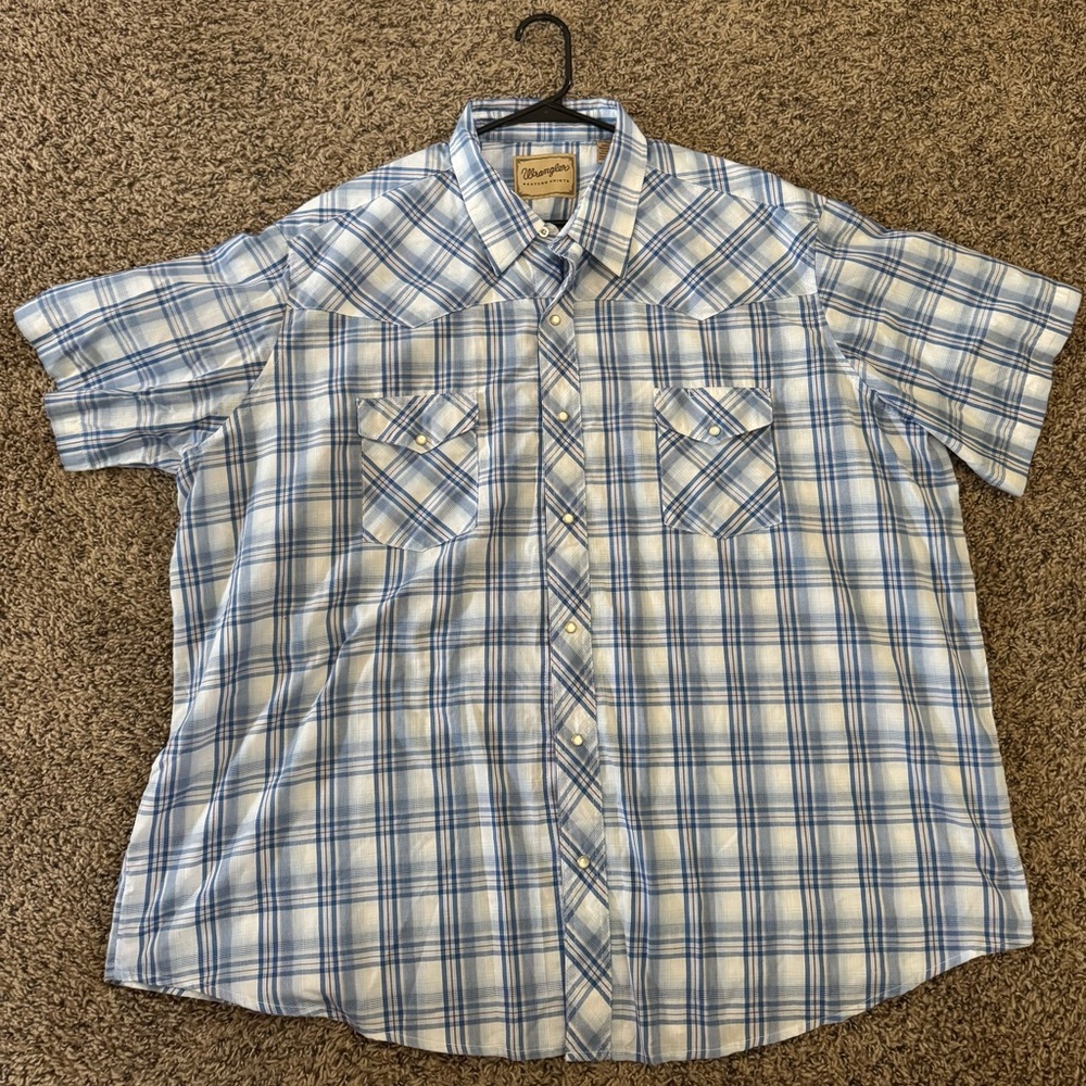 Wrangler Men's Casual Blue and White Checkered Shirt